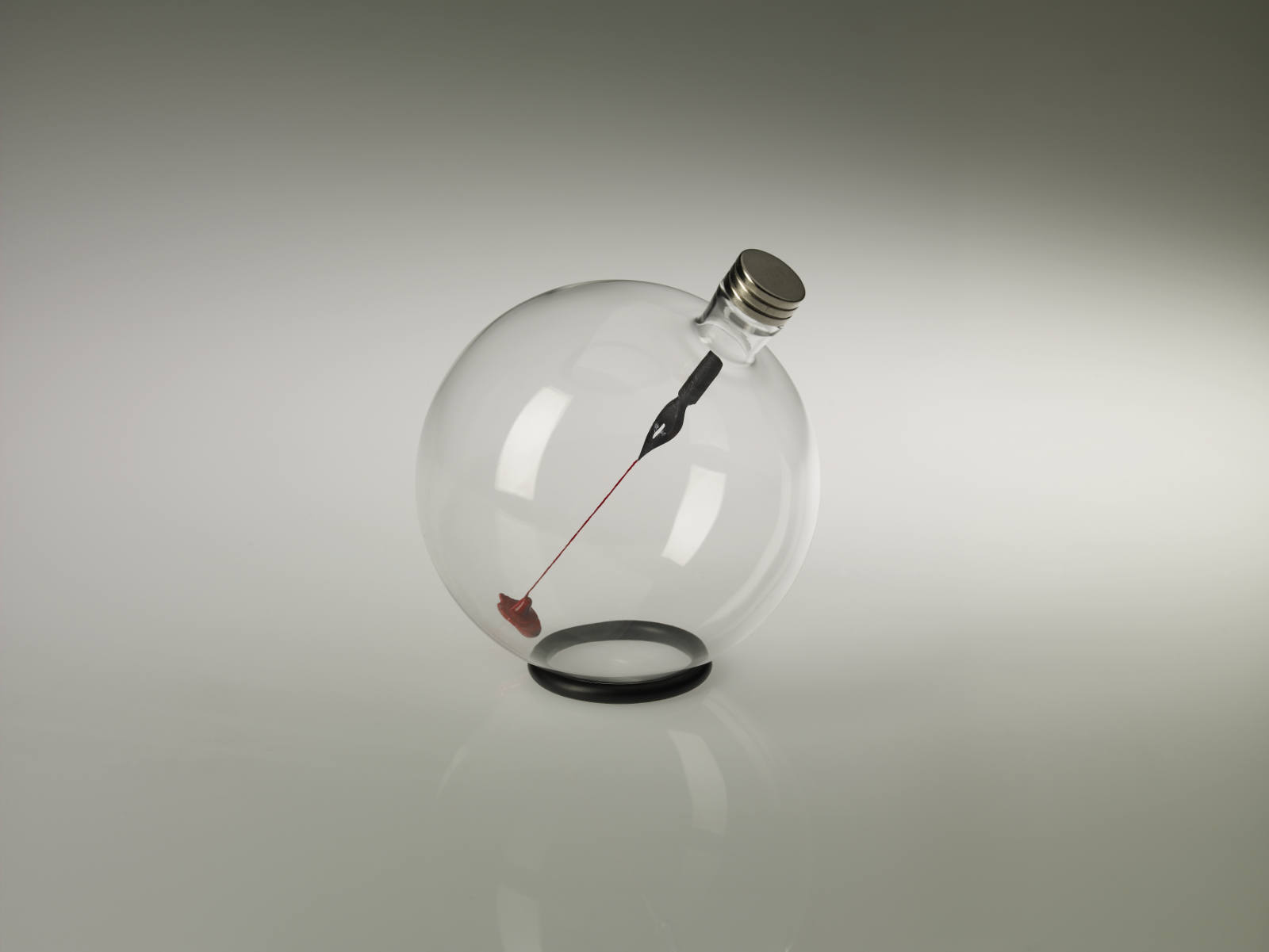 Featured image for “Sfera di cristallo”